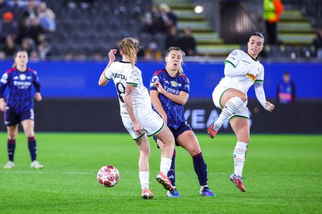 260211 UWCL OH Leuven vs Arsenal Sara Pusztai (8) of OH Leuven, Victoria Pelova (21) of Arsenal and Jeslynn Kuijpers (19) of OH Leuven pictured during the soccer match between OH Leuven (BEL) and Arsenal (ENG), KO play offs first leg, 2025-2026 season of UEFA Womens Champions League , on Wednesday 11 February 2026 in LEUVEN , Belgium . PHOTO SPORTPIX Sevil Oktem LEUVEN DEN DREEF Vlaams-Brabant Belgium  Copyright: xSportpix.bex xSevilxOktemxSevilxOktemx