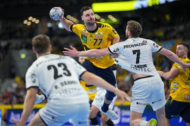 Scene with Dani Baijens 77 Rhein Neckar Löwen and 80 THW Kiel Rhein Neckar Löwen vs THW Kiel Copyright: xspeedshotx