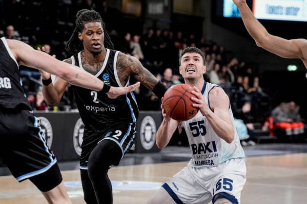 Germany Basketball EuroCup Season 2025 26 18 Matchday Veolia Towers Hamburg vs BAXI Manresa Inselpark Arena Hamburg Dani Perez BAXI Manresa, 55 , Leonard Thorpe Jr Veolia Towers Hamburg, 2 Copyright: xStefanxTrochax