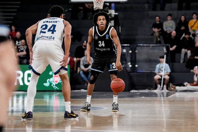 Germany Basketball EuroCup Season 2025 26 18 Matchday Veolia Towers Hamburg vs BAXI Manresa Inselpark Arena Hamburg Ross Williams Veolia Towers Hamburg, 34 , Eli Brooks BAXI Manresa, 24 Copyright: xStefanxTrochax