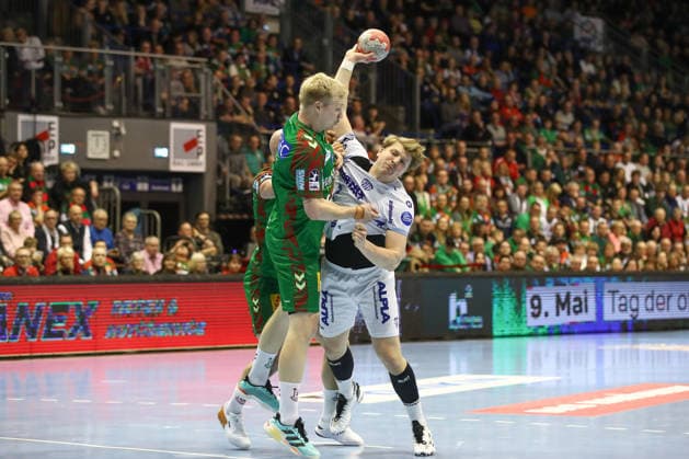 11 02 2026, xtgx, Handball, Daikin HBL, SC Magdeburg TBV Lemgo v l Magnus Saugstrup Magdeburg, 23 , Lukas Hutecek Lemgo, 2 duel, duel, fight, tackle Magdeburg