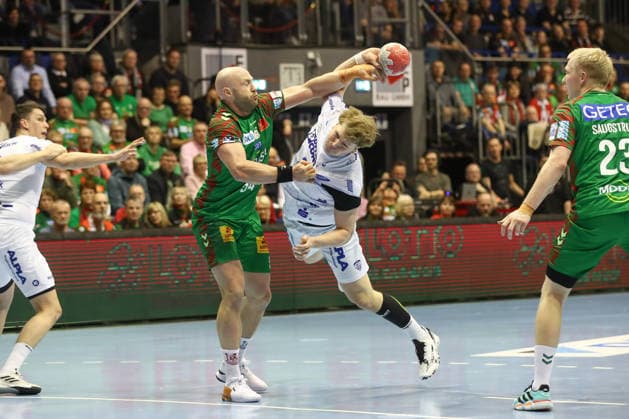 11 02 2026, xtgx, Handball, Daikin HBL, SC Magdeburg TBV Lemgo v l Oscar Bergendahl Magdeburg, 54 , Lukas Hutecek Lemgo, 2 duel, duel, fight, tackle Magdeburg