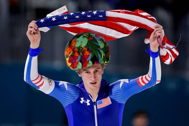 2026-02-11 Speed skating, Eisschnelllauf - Milano Cortina 2026 Winter Olympics - Day 5 MILAN, ITALY - FEBRUARY 11: Jordan Stolz of United States of America with flag after in a training session during Day 5 of Speed Skating - Milano Cortina 2026 Winter Olympics at Milano Speed Skating Stadium on February 11, 2026 in Milan, Italy. (Photo by Joris Verwijst BSR Agency) Milan Italy Content not available for redistribution in The Netherlands directly or indirectly through any third parties. Copyright: xBSRxAgencyx