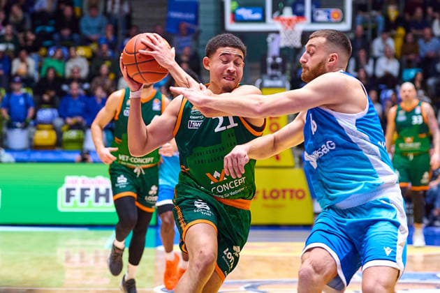 duel, duel between Evans Rapieque Gladiators Trier, 21 and Radii Caisin Frankfurt Skyliners, 16 GER, Skyliners Frankfurt vs Gladiators Trier, Basketball, Matchday 19, EasyCredit Bundesliga, Season 2025 2026, 11 02 2026 GER, Skyliners Frankfurt vs Gladiators Trier, Basketball, Matchday 19, EasyCredit Bundesliga, Season 2025 2026, 11 02 2026 Frankfurt Main Copyright: xEibner-Pressefoto GeraldxOelze-dexStoppanyx EP_ODS