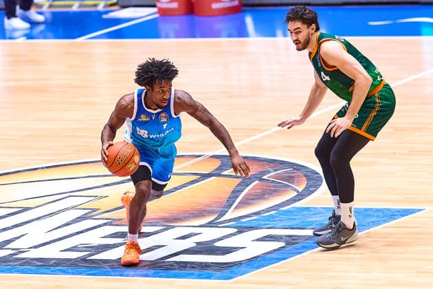 Isaiah Swope Frankfurt Skyliners, 01 , Clayton Guilozet Gladiators Trier, 04 GER, Skyliners Frankfurt vs Gladiators Trier, Basketball, Matchday 19, EasyCredit Bundesliga, Season 2025 2026, 11 02 2026 GER, Skyliners Frankfurt vs Gladiators Trier, Basketball, Matchday 19, EasyCredit Bundesliga, Season 2025 2026, 11 02 2026 Frankfurt Main Copyright: xEibner-Pressefoto GeraldxOelze-dexStoppanyx EP_ODS