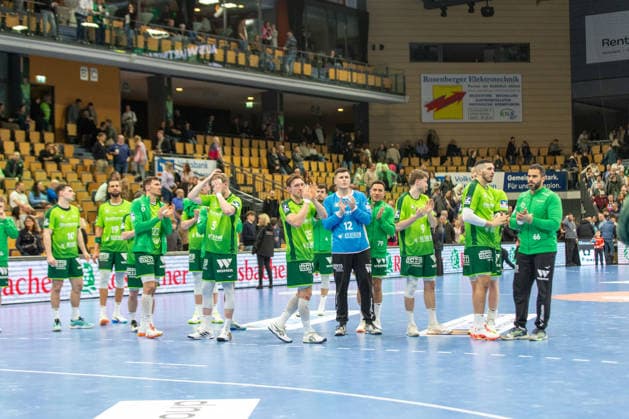 The HSG Wetzlar players thank the fans for their support after the defeat GER, HSG Wetzlar vs Fuechse Berlin, Handball, 1 Bundesliga Men, Matchday 20, Season 2025 2026, 11 02 2026 GER, HSG Wetzlar vs Fuechse Berlin, Handball, 1 Bundesliga Men, Matchday 20, Season 2025 2026, 11 02 2026 Wetzlar Copyright: xEibner-Pressefoto GerhardxWingenx EP_GWR