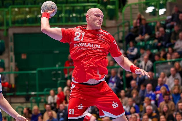 11 02 2026, Handball, 1 HBL, Bergischer HC MT Melsungen, 20 Matchday, Uni Halle Wuppertal Arnar Freyr Arnarsson Melsungen 21 throws the ball on goal North Rhine-Westphalia Germany