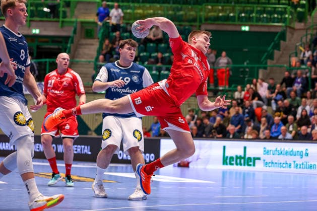 11 02 2026, Handball, 1 HBL, Bergischer HC MT Melsungen, 20 Matchday, Uni Halle Wuppertal Reynir Stefansson Melsungen 19 throws the ball on goal North Rhine-Westphalia Germany