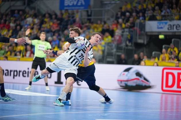 Scene with Steven Plucnar Jacobsen 9 Rhein Neckar Löwen Rhein Neckar Löwen vs THW Kiel Copyright: xspeedshotx