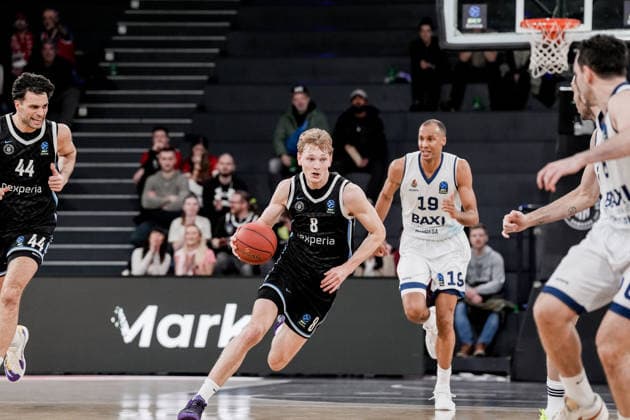 Germany Basketball EuroCup Season 2025 26 18 Matchday Veolia Towers Hamburg vs BAXI Manresa Inselpark Arena Hamburg Jared Grey Veolia Towers Hamburg, 8 , Louis Olinde BAXI Manresa, 19 , Alex Reyes BAXI Manresa, 8 , Ferran Bassas BAXI Manresa, 6 Copyright: xStefanxTrochax