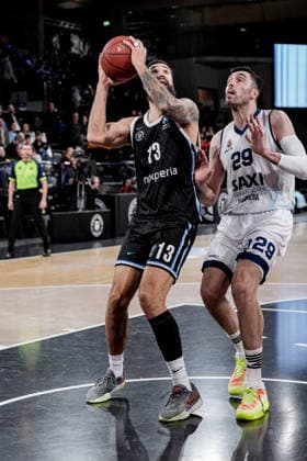 Germany Basketball EuroCup Season 2025 26 18 Matchday Veolia Towers Hamburg vs BAXI Manresa Inselpark Arena Hamburg Martin Breunig Veolia Towers Hamburg, 13 , Pierre Oriola BAXI Manresa, 29 Copyright: xStefanxTrochax