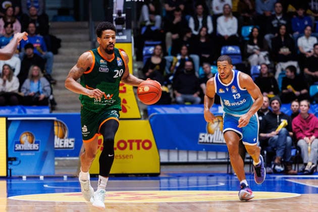 easycredit BBL, Frankfurt Skyliners VET CONCEPT Gladiators Trier, 11 02 2026 Urald King VET CONCEPT Gladiators Trier, 20 with the ball in the build-up game of the easycredit BBL Frankfurt Skyliners VET CONCEPT Gladiators Trier on matchday 19 of the 25 26 season in the Süwag Energie ARENA on 11 02 2026 Copyright: xBEAUTIFULxSPORTS Hahnex