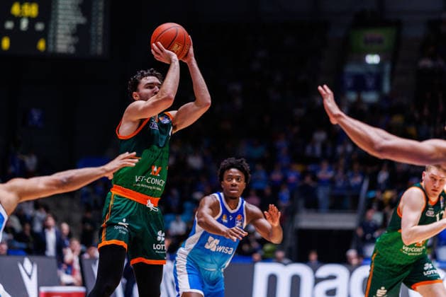 easycredit BBL, Frankfurt Skyliners VET CONCEPT Gladiators Trier, 11 02 2026 Clayton Guillozet VET CONCEPT Gladiators Trier, 4 with a distance throw Game of the easycredit BBL Frankfurt Skyliners VET CONCEPT Gladiators Trier on Matchday 19 of the 25 26 season at the Süwag Energie ARENA on 11 02 2026 Copyright: xBEAUTIFULxSPORTS Hahnex