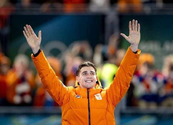 MILAN - Jenning de Boo during the 1,000-meter Speed skating, Eisschnelllauf medal ceremony at the Milan Speed Skating Stadium at the Milan Winter Olympics. SEM VAN DER WAL ANP xVIxANPxSportx xxANPxIVx 550376371 originalFilename: 550376371.jpg