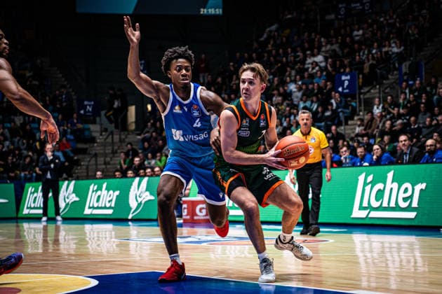 11 02 2026, xhfmx, Basketball easyCredit BBL Bundesliga, Frankfurt Skyliners VET CONCEPT Gladiators Trier v l Nahiem Alleyne Skyliners Frankfurt , Steven Ashworth VET Concept Gladiators Trier DFL DFB REGULATIONS PROHIBIT ANY USE OF PHOTOGRAPHS as IMAGE SEQUENCES and or QUASI VIDEO Frankfurt am Main