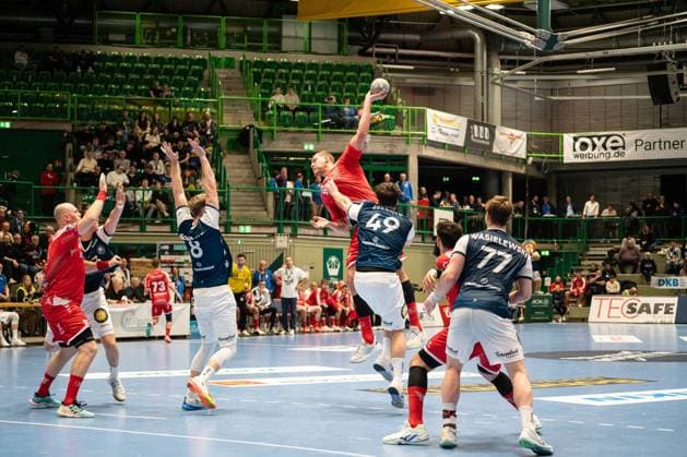 Scene with Uladzislau Kulesh 20 MT Melsungen , Nico Schöttle 8 Bergischer HC , Aron Seesing 49 Bergischer HC and Johannes Wasielewski 77 Bergischer HC in the game between Bergischer HC and MT Melsungen in the DAIKIN HBL on matchday 20 in Wuppertal Scene with Uladzislau Kulesh 20 MT Melsungen and Aron Seesing 49 Bergischer HC Copyright: xFeyzullahxGökalp feyzofsportsx