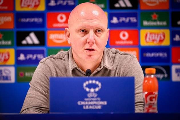 OH Leuven v Arsenal - UEFA Women s Champions League LEUVEN, BELGIUM - FEBRUARY 11 : Van Den Abbeel Arno head coach of OH Leuven during the press conference, PK, Pressekonferenz after the UEFA Women s Champions League 2025 26 knockout phase play-off first leg match between OH Leuven Women and Arsenal Women on February 11, 2026 in Leuven, Belgium, 11 02 2026  Copyright: xTomasxSiskx