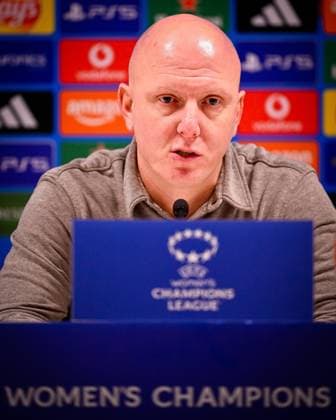 OH Leuven v Arsenal - UEFA Women s Champions League LEUVEN, BELGIUM - FEBRUARY 11 : Van Den Abbeel Arno head coach of OH Leuven during the press conference, PK, Pressekonferenz after the UEFA Women s Champions League 2025 26 knockout phase play-off first leg match between OH Leuven Women and Arsenal Women on February 11, 2026 in Leuven, Belgium, 11 02 2026  Copyright: xTomasxSiskx