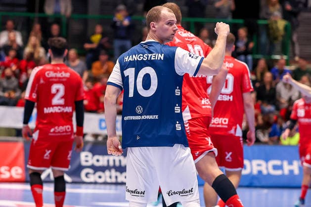 11 02 2026, Handball, 1 HBL, Bergischer HC MT Melsungen, 20 Matchday, Uni Halle Wuppertal Fynn Hangstein BHC 10 cheering North Rhine-Westphalia Germany