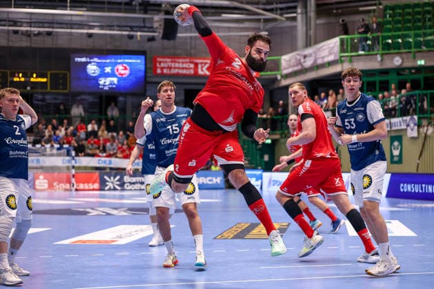 11 02 2026, Handball, 1 HBL, Bergischer HC MT Melsungen, 20 Matchday, Uni Halle Wuppertal Ruben Marchan Melsungen 02 throws the ball on goal North Rhine-Westphalia Germany