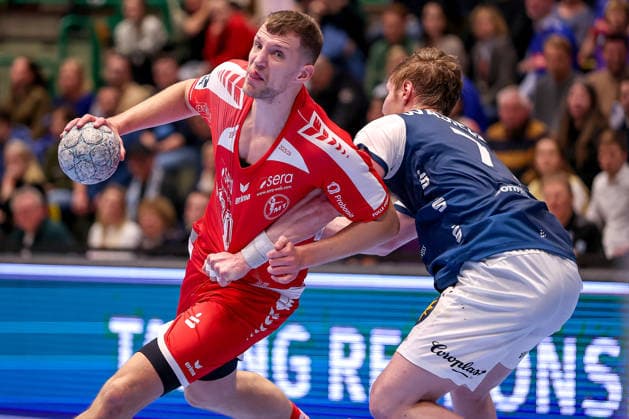 11 02 2026, Handball, 1 HBL, Bergischer HC MT Melsungen, Matchday 20, Uni Halle Wuppertal Uladzislau Kulesh Melsungen 20 in duel against Johannes Wasielewski BHC 77 North Rhine-Westphalia Germany