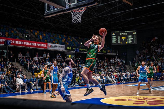11 02 2026, xhfmx, Basketball easyCredit BBL Bundesliga, Frankfurt Skyliners VET CONCEPT Gladiators Trier v l Logan Johnson Skyliners Frankfurt , Marco Hollersbacher VET Concept Gladiators Trier DFL DFB REGULATIONS PROHIBIT ANY USE OF PHOTOGRAPHS as IMAGE SEQUENCES and or QUASI VIDEO Frankfurt am Main