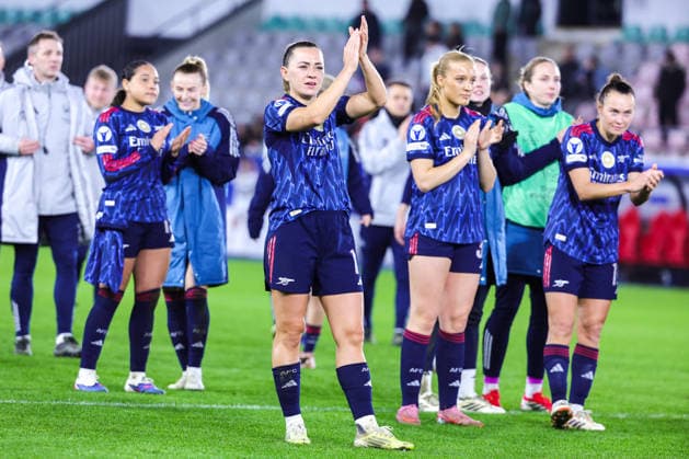 260211 UWCL OH Leuven vs Arsenal Arsenal players greeting the supporters after the soccer match between OH Leuven (BEL) and Arsenal (ENG), KO play offs first leg, 2025-2026 season of UEFA Womens Champions League , on Wednesday 11 February 2026 in LEUVEN , Belgium . PHOTO SPORTPIX Sevil Oktem LEUVEN DEN DREEF Vlaams-Brabant Belgium  Copyright: xSportpix.bex xSevilxOktemxSevilxOktemx