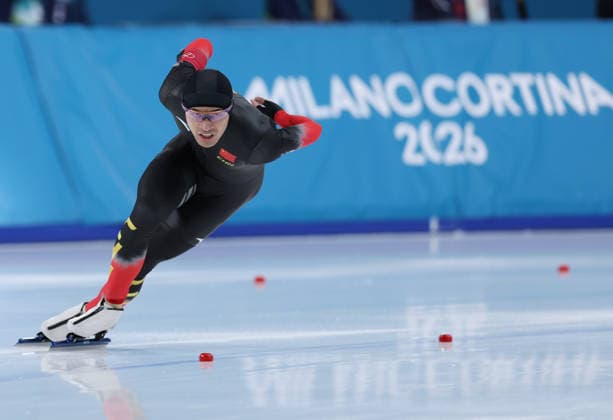 (260211) -- MILAN, Feb. 11, 2026 -- Ning Zhongyan of China competes during the Speed skating, Eisschnelllauf men s 1000m competition at the Milan-Cortina 2026 Olympic Winter games, Winterspiele,Spiele, Summer games in Milan, Italy, Feb. 11, 2026. ) (MICO2026)ITALY-MILAN-OLYMPIC WINTER GAMES-SPEED SKATING-MEN S 1000M DuxXiaoyi 