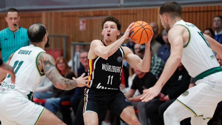 In the picture from left Justin Cobbs Unicaja Malaga, 11 , Brae Ivey Wuerzburg Baskets, 11 and Emir Sulejmanovic Unicaja Malaga, 19 11 02 2026, Fitness First Wuerzburg Baskets vs Unicaja Malaga, Basketball Champions League, Round of 16, Group K, Matchday 4, Germany, 97072, tectake Arena Wuerzburg, Copyright: HMBxMedia xJulienxBecker