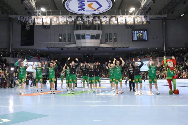 11 02 2026, xtgx, Handball, Daikin HBL, SC Magdeburg TBV Lemgo v l Magdeburg Cheering about the victory, cheering after the end of the game Magdeburg
