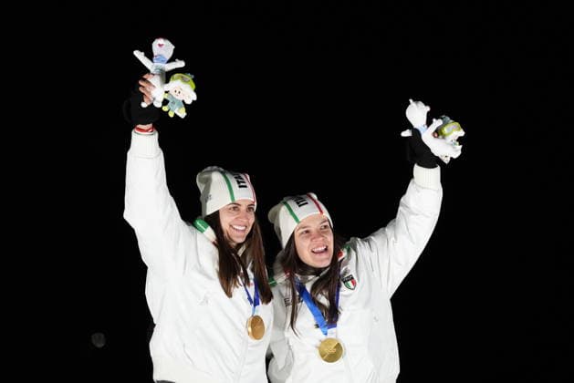 Italy s gold medalists Andrea Voetter and Simon Kainzwaldner, celebrate after the women s doubles luge competitions at the 2026 Winter Olympics, in Cortina d Ampezzo, Italy, Wednesday, Feb. 11, 2026. (Photo Spada LaPresse)  Copyright: xSpada LaPressex