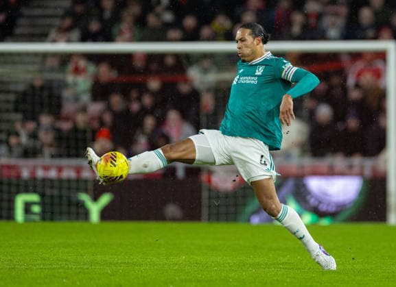 Football - FA Premier League - Sunderland AFC v Liverpool FC SUNDERLAND, ENGLAND - Wednesday, February 11, 2026: Liverpool s captain Virgil van Dijk during the FA Premier League match between Sunderland AFC and Liverpool FC at the Stadium of Light. (Photo by David Rawcliffe Propaganda) SUNDERLAND Stadium of Light TYNE AND WEAR ENGLAND  Copyright: xDavidxRawcliffex P2026-02-11-Sunderland_Liverpool-82
