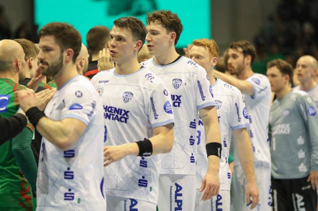 11 02 2026, xgox, Handball Daikin HBL SC Magdeburg TBV Lemgo Lippe emspor, v l Frederik Simak Lemgo, 8 , Joel Wilecke Lemgo, 24 disappointed, looks disappointed, disappointed Magdeburg