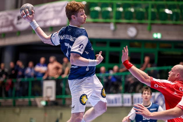 11 02 2026, Handball, 1 HBL, Bergischer HC MT Melsungen, 20 Matchday, Uni Halle Wuppertal Johannes Wasielewski BHC 77 throws the ball at the goal North Rhine-Westphalia Germany