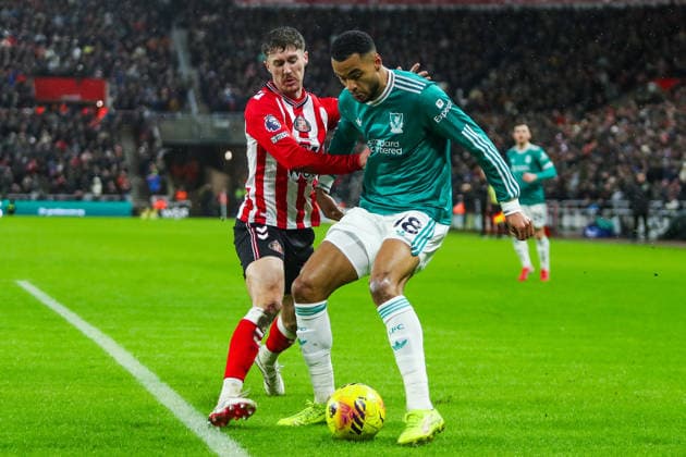 Sunderland v Liverpool, Premier League Cody Gakpo Of Liverpool battles with Trai Hume Of Sunderland during the Sunderland v Liverpool Premier League match at the Stadium of Light, Sunderland, England on 11 February 2026 Credit: Lee Keuneke Every Second Media Editorial use only. All images are copyright Every Second Media Limited. No images may be reproduced without prior permission. All rights reserved. Premier League and Football League images are subject to licensing agreements with Football DataCo Limited. see https: www.football-dataco.com Copyright: xIMAGO EveryxSecondxMediax ESM-1795-0031 LeexKeunekex xEveryxSecondxMediax