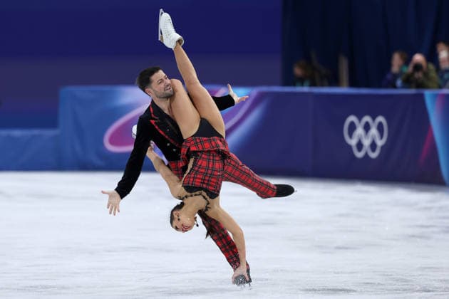 Lilah Fear Lewis Gibson (GBR) during the Olympic Winter games, Winterspiele,Spiele, Summer games Milano-Cortina 2026, Figure skating, Eiskunstlauf Ice Dance on February 11, 2026 at Milano Ice Skating Arena in Milan  Copyright: xFabrizioxCarabelli IPAxSportx xipa-agency.netx xx IPA_71335110 IPA_Agency_IPA71335110