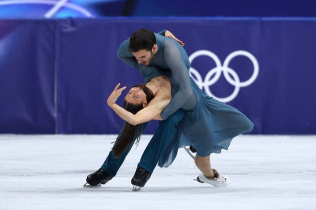 Laurence Fournier Beaudry Guillaume Cizeron (FRA) during the Olympic Winter games, Winterspiele,Spiele, Summer games Milano-Cortina 2026, Figure skating, Eiskunstlauf Ice Dance on February 11, 2026 at Milano Ice Skating Arena in Milan  Copyright: xFabrizioxCarabelli IPAxSportx xipa-agency.netx xx IPA_71336549 IPA_Agency_IPA71336549