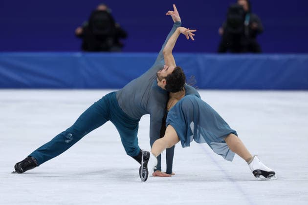 Laurence Fournier Beaudry Guillaume Cizeron (FRA) during the Olympic Winter games, Winterspiele,Spiele, Summer games Milano-Cortina 2026, Figure skating, Eiskunstlauf Ice Dance on February 11, 2026 at Milano Ice Skating Arena in Milan  Copyright: xFabrizioxCarabelli IPAxSportx xipa-agency.netx xx IPA_71337006 IPA_Agency_IPA71337006