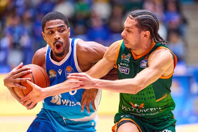 duel, duel between William Christmas Frankfurt Skyliners, 08 and Jordan Roland Gladiators Trier, 15 GER, Skyliners Frankfurt vs Gladiators Trier, Basketball, 19 Matchday, EasyCredit Bundesliga, Season 2025 2026, 11 02 2026 GER, Skyliners Frankfurt vs Gladiators Trier, Basketball, 19 Matchday, EasyCredit Bundesliga, Season 2025 2026, 11 02 2026 Frankfurt Main Copyright: xEibner-Pressefoto GeraldxOelze-dexStoppanyx EP_ODS