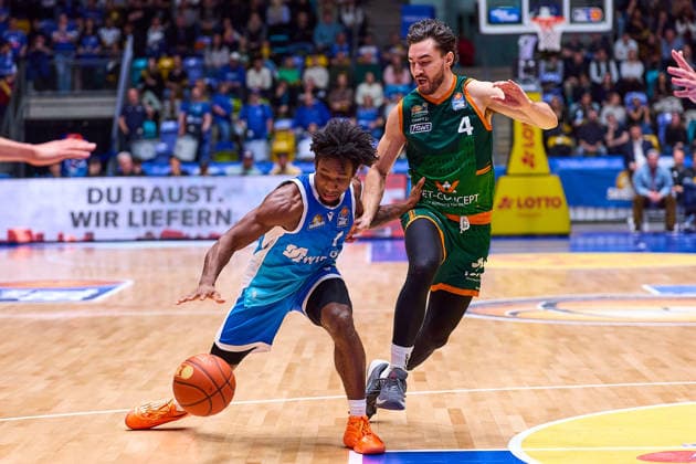 duel, duel between Isaiah Swope Frankfurt Skyliners, 01 and Clayton Guilozet Gladiators Trier, 04 GER, Skyliners Frankfurt vs Gladiators Trier, Basketball, 19 Matchday, EasyCredit Bundesliga, Season 2025 2026, 11 02 2026 GER, Skyliners Frankfurt vs Gladiators Trier, Basketball, 19 Matchday, EasyCredit Bundesliga, Season 2025 2026, 11 02 2026 Frankfurt Main Copyright: xEibner-Pressefoto GeraldxOelze-dexStoppanyx EP_ODS