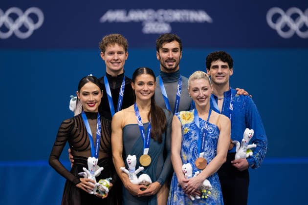 260211 Madison Chock and Evan Bates of United States, Laurence Fournier Beaudry and Guillaume Cizeron of France and Piper Gilles and Paul Poirier of Canada celebrate with their medals after competing in the Figure skating, Eiskunstlauf ice dance - free dance program during day 5 of the 2026 Winter Olympics on February 11, 2026 in Milan. Photo: Emma Wallskog BILDBYRAN kod EW EW0627 konstakning figure skating kunstlop Olympic Games, Olympische Spiele, Olympia, OS olympics winter olympics os ol olympiska spel vinter-os olympiske leker milano cortina 2026 milan cortina 2026 milano cortina 2026 olympic games milano cortina 2026 winter olympic games milano cortina-os milano cortina-ol vinter-ol 5 bbeng isdans ice dance *** 260211 Madison Chock and Evan Bates of United States, Laurence Fournier Beaudry and Guillaume Cizeron of France and Piper Gilles and Paul Poirier of Canada celebrate with their medals after competing in the figure skating ice dance free dance program during day 5 of the 2026 Winter Olympics on February 11, 2026 in Milan Photo Emma Wallskog BILDBYRAN kod EW EW0627 konstakning figure skating kunstlop olympic games olympics winter olympics os ol olympiska spel vinter os olympiske leker milano cortina 2026 milan cortina 2026 milano cortina 2026 olympic games milano cortina 2026 winter olympic games milano cortina os milano cortina ol vinter ol 5 bbeng isdans ice dance  Copyright: EMMAxWALLSKOG BB260211EW081