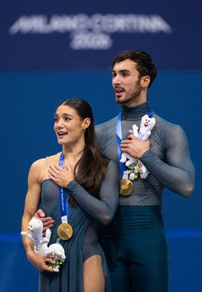 260211 Laurence Fournier Beaudry and Guillaume Cizeron of France celebrate with their gold medals after competing in the Figure skating, Eiskunstlauf ice dance - free dance program during day 5 of the 2026 Winter Olympics on February 11, 2026 in Milan. Photo: Emma Wallskog BILDBYRAN kod EW EW0627 konstakning figure skating kunstlop Olympic Games, Olympische Spiele, Olympia, OS olympics winter olympics os ol olympiska spel vinter-os olympiske leker milano cortina 2026 milan cortina 2026 milano cortina 2026 olympic games milano cortina 2026 winter olympic games milano cortina-os milano cortina-ol vinter-ol 5 bbeng isdans ice dance *** 260211 Laurence Fournier Beaudry and Guillaume Cizeron of France celebrate with their gold medals after competing in the figure skating ice dance free dance program during day 5 of the 2026 Winter Olympics on February 11, 2026 in Milan Photo Emma Wallskog BILDBYRAN kod EW EW0627 konstakning figure skating kunstlop olympic games olympics winter olympics os ol olympiska spel vinter os olympiske leker milano cortina 2026 milan cortina 2026 milano cortina 2026 olympic games milano cortina 2026 winter olympic games milano cortina os milano cortina ol vinter ol 5 bbeng isdans ice dance  Copyright: EMMAxWALLSKOG BB260211EW082