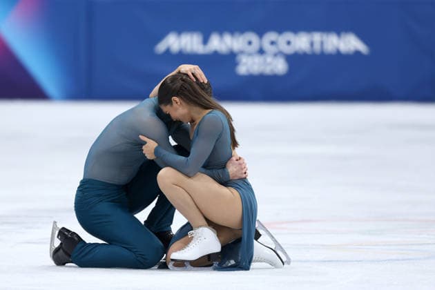 Laurence Fournier Beaudry Guillaume Cizeron (FRA) during the Olympic Winter games, Winterspiele,Spiele, Summer games Milano-Cortina 2026, Figure skating, Eiskunstlauf Ice Dance on February 11, 2026 at Milano Ice Skating Arena in Milan  Copyright: xFabrizioxCarabelli IPAxSportx xipa-agency.netx xx IPA_71337015 IPA_Agency_IPA71337015