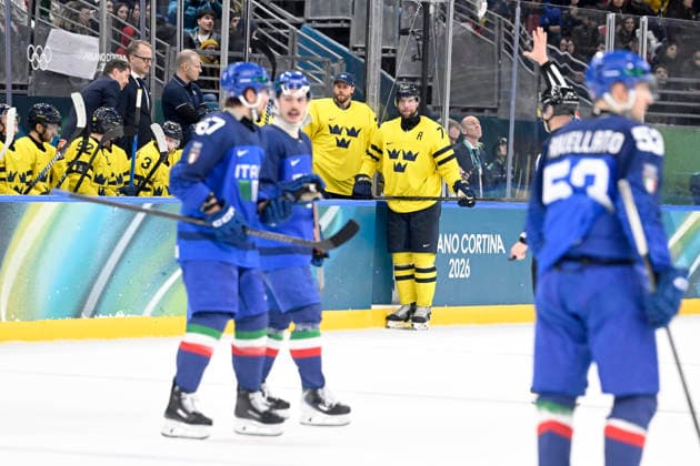 MILANO, ITALIEN 20260211 Sveriges 77 Victor Hedman efter mal 5-2 i tredje perioden under ishockeymatchen i grupp B mellan Sverige och Italien i Santagiulia Arena under OS i Milano. *** Bilden ingar i SPORTPAKET. För övriga BETALBILD *** MILANO ITALIEN x10070x *** MILANO, ITALY 20260211 Swedens 77 Victor Hedman after goal 5 2 in the third period during the ice hockey match in Group B between Sweden and Italy in Santagiulia Arena during the Olympics in Milan Picture in SPORTPAKET For others PAYPICTURE MILANO ITALY x10070x  Copyright: xJessicaxGow TTx OS 2026 ISHOCKEY SVERIGE-ITALIEN