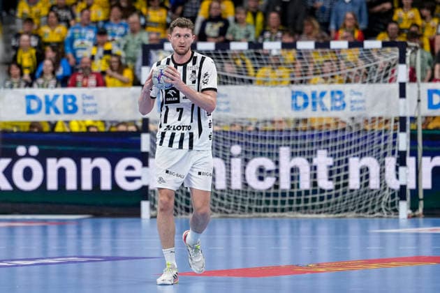 Magnus Landin Jacobsen THW, 7 , on the ball, cropped, full body, single image, single photo, action, action, 11 02 2026, Mannheim Germany , Handball, Bundesliga, Rhein Neckar Löwen THW Kiel xozx