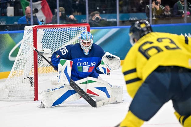 11 02 2026, Milano, Santa Giulia Ice hockey, Eishockey Arena, Winter Olympics: Sweden - Italy (Ice Hockey), Davide Fadani of Italy Milano Santa Giulia Ice Hockey Arena Lombardy Italy *** 11 02 2026, Milano, Santa Giulia Ice Hockey Arena, Winter Olympics Sweden Italy Ice Hockey , Davide Fadani of Italy Milano Santa Giulia Ice Hockey Arena Lombardy Italy Copyright: xJustPictures.ch AndreaxBrancax jp-en-AnBr-AB-AAB_503711022026