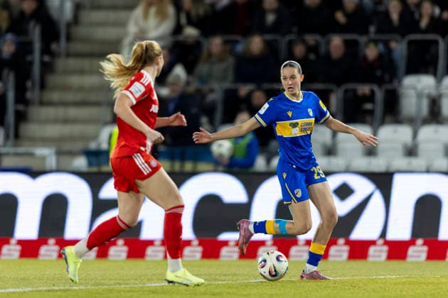 Google Pixel Frauen Bundesliga FC Carl Zeiss Jena vs FC Bayern München Jena 11 02 2026 Helen Börner 29 FC Carl Zeiss Jena vs Glódís Perla Viggósdóttir 4 FC Bayern München Google Pixel Frauen Bundesliga FC Carl Zeiss Jena vs FC Bayern München ad hoc arena im Ernst Abbe Sportfeld 11 02 2026 DFB REGULATIONS PROHIBIT ANY USE OF PHOTOGRAPHS AS IMAGE SEQUENCES AND OR QUASI VIDEO Copyright: xBEAUTIFULxSPORTS Duehringx