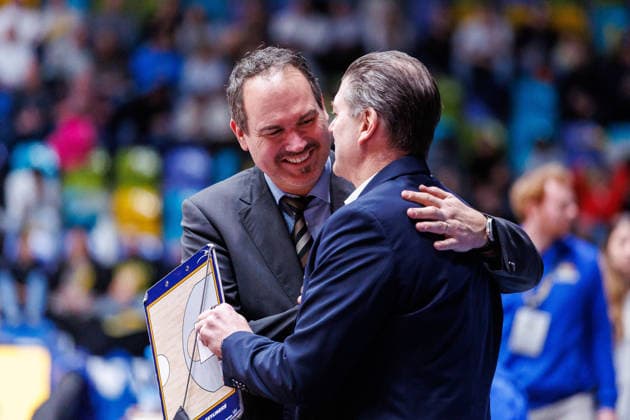 easycredit BBL, Frankfurt Skyliners VET CONCEPT Gladiators Trier, 11 02 2026 Commissioner Markus Horn in conversation with coach Klaus Perwas Frankfurt Skyliners Game of the easycredit BBL Frankfurt Skyliners VET CONCEPT Gladiators Trier on matchday 19 of the 25 26 season in the Süwag Energie ARENA on 11 02 2026 Copyright: xBEAUTIFULxSPORTS Hahnex