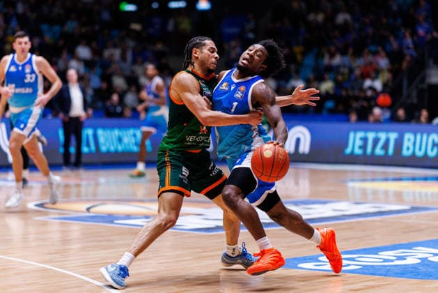 easycredit BBL, Frankfurt Skyliners VET CONCEPT Gladiators Trier, 11 02 2026 Jordan Roland VET CONCEPT Gladiators Trier, 15 stops Isaiah Swope Frankfurt Skyliners, 1 unfair game of the easycredit BBL Frankfurt Skyliners VET CONCEPT Gladiators Trier on matchday 19 of the 25 26 season at Süwag Energie ARENA on 11 02 2026 Copyright: xBEAUTIFULxSPORTS Hahnex