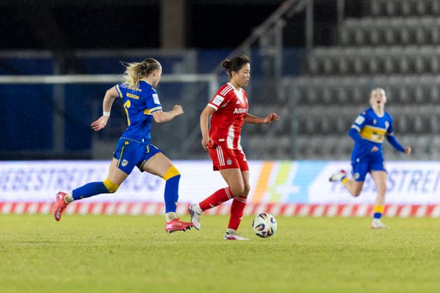 Google Pixel Womens Bundesliga FC Carl Zeiss Jena vs FC Bayern Munich Jena 11 02 2026 Momoko Tanikawa 18 FC Bayern Munich vs Nike Andersson 6 FC Carl Zeiss Jena Google Pixel Womens Bundesliga FC Carl Zeiss Jena vs FC Bayern Munich ad hoc arena at Ernst Abbe Sportfeld 11 02 2026 DFB REGULATIONS PROHIBIT ANY USE OF PHOTOGRAPHS AS IMAGE SEQUENCES AND OR QUASI VIDEO Copyright: xBEAUTIFULxSPORTS Duehringx